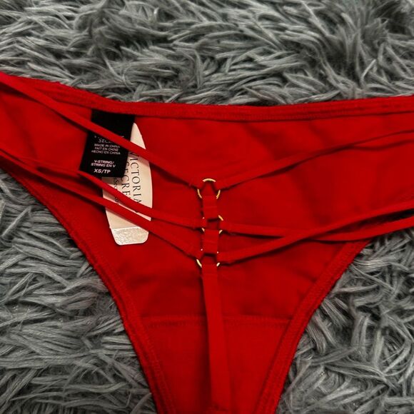 Victoria’s Secret Red V-String Thong Size XS NWT - Picture 4 of 7
